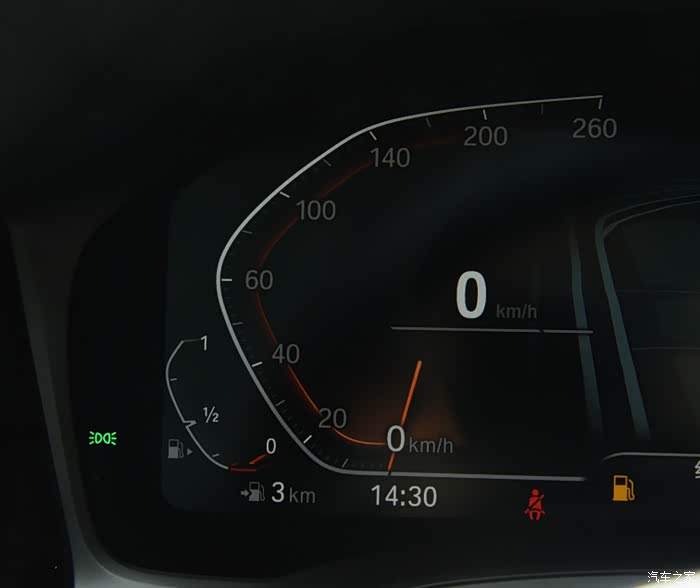 宝马3系剩余油量怎么看啊?