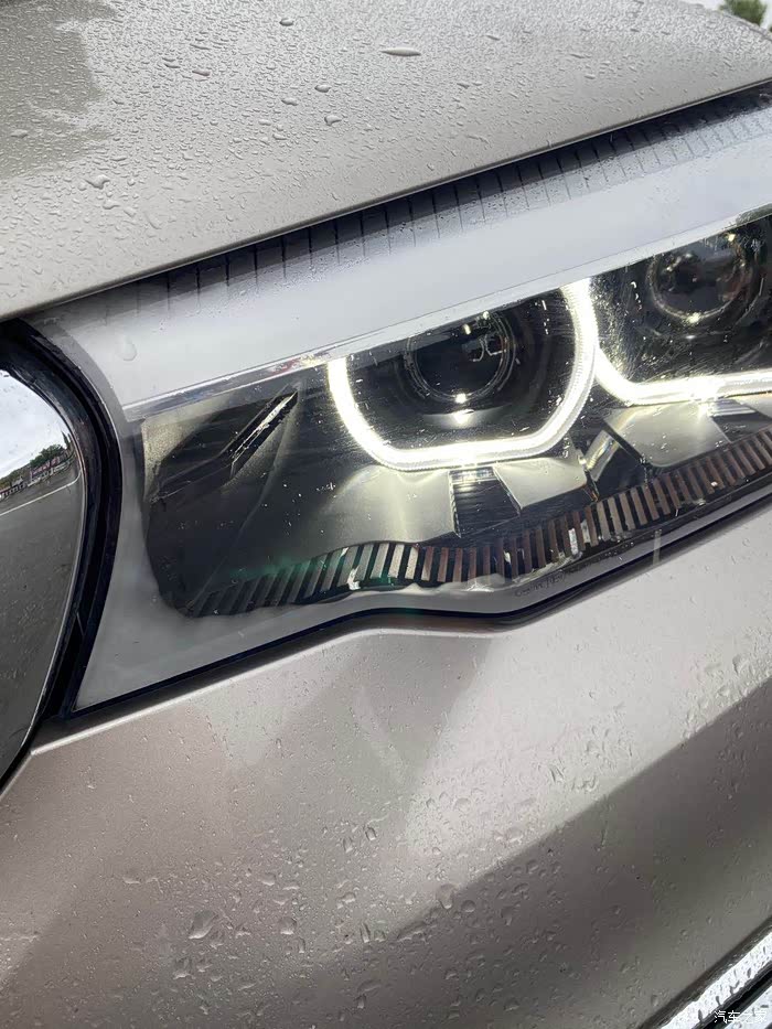 宝马5系大灯起雾,新车不到一年能索赔吗