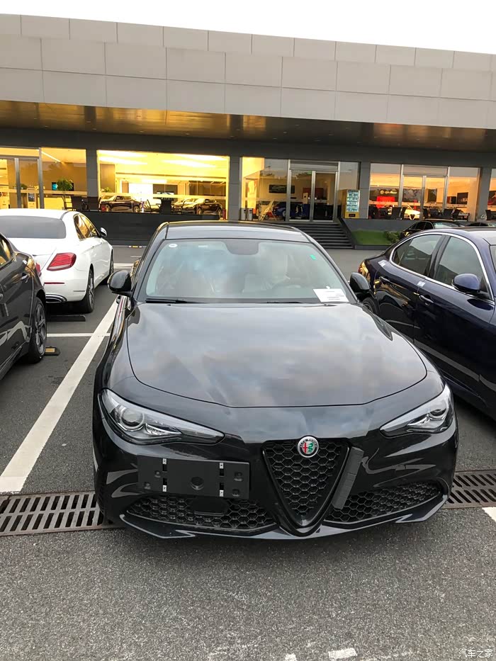 出2019款giulia火山黑黑标限量版