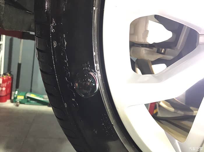 轮胎侧面有沙眼可以索赔吗