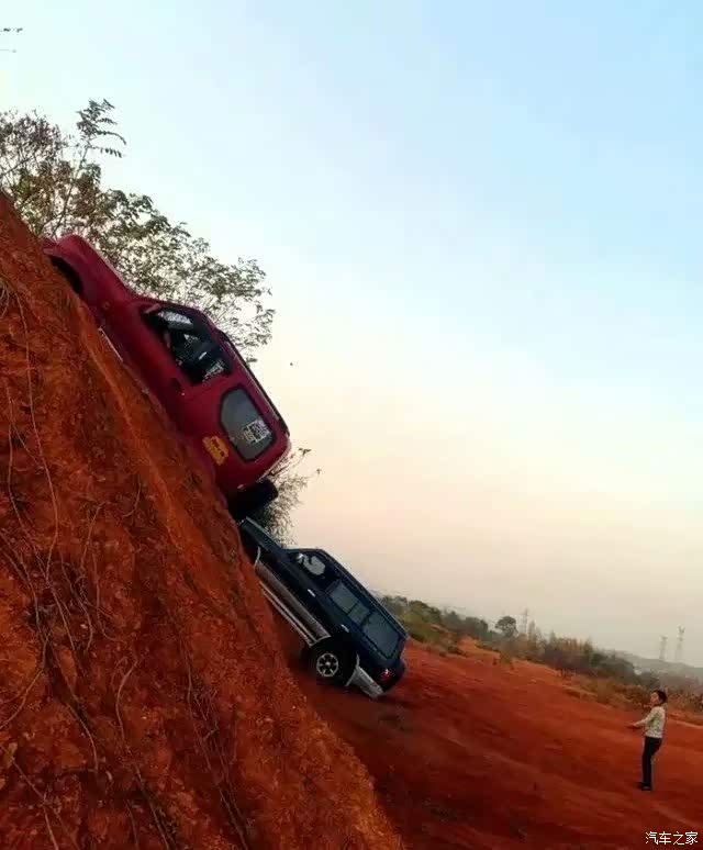 吉姆尼挑战75度坡