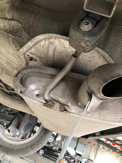 排气管的排水孔