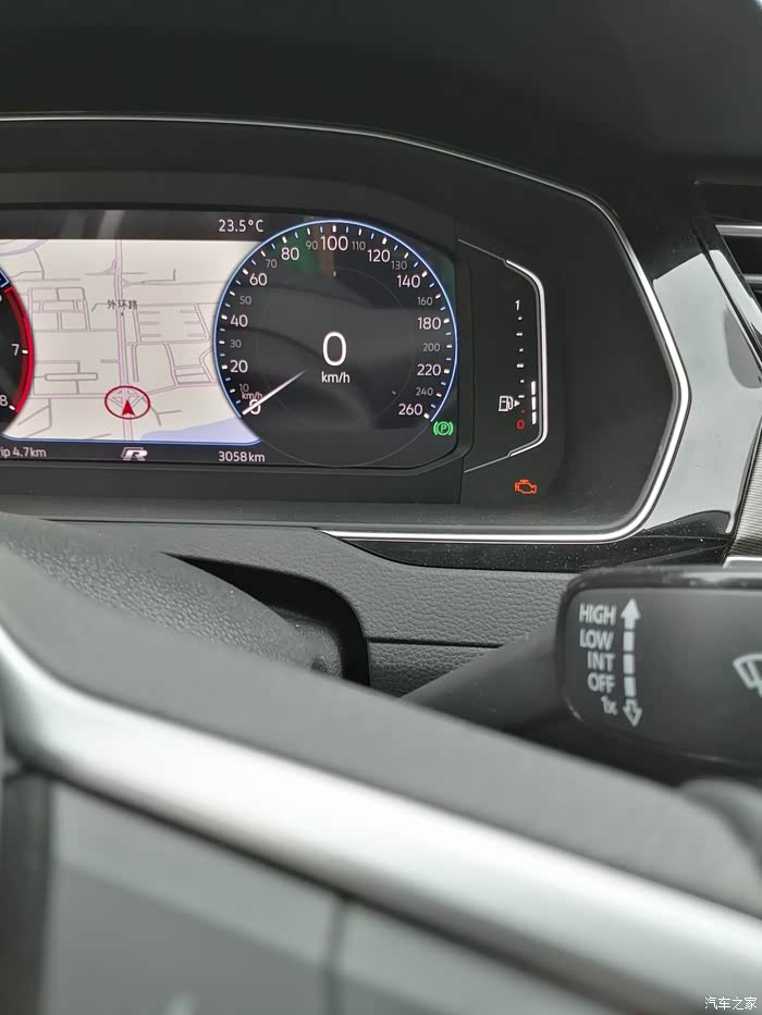 20款迈腾液晶仪表盘时间显示怎么调出来