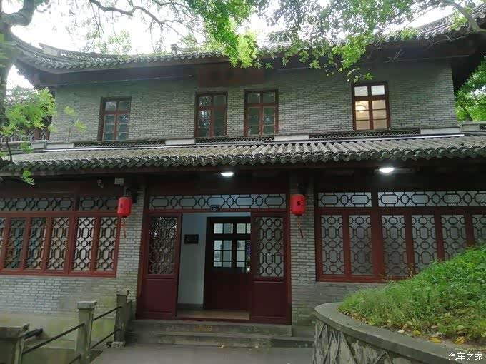 90 | 回复: 1 汉腾x7论坛 奉化有个小镇叫溪口小洋房建于1930年,由于