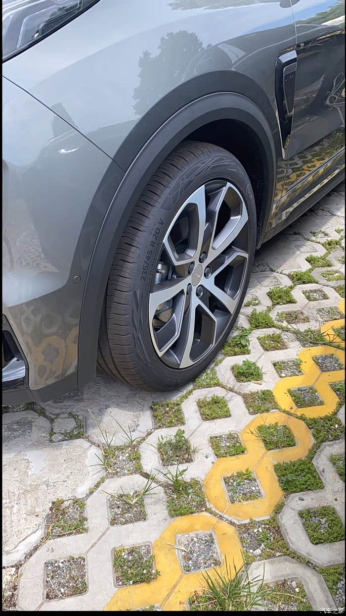 领克05最新20寸马牌轮胎简单介绍