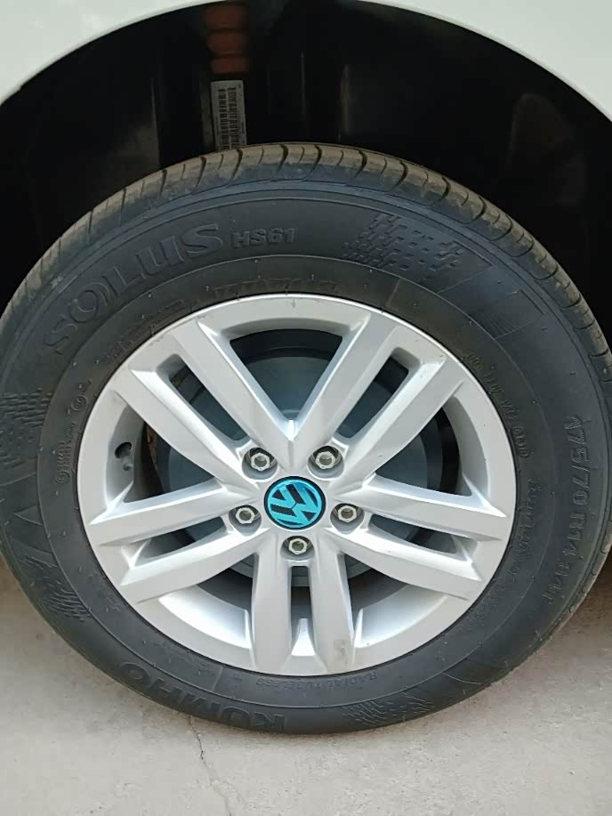 新捷达轮毅轮胎