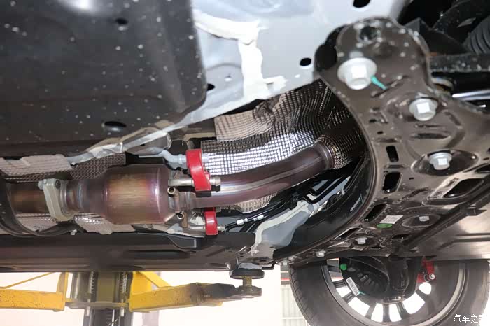 吉利缤越底盘实拍供大家参考