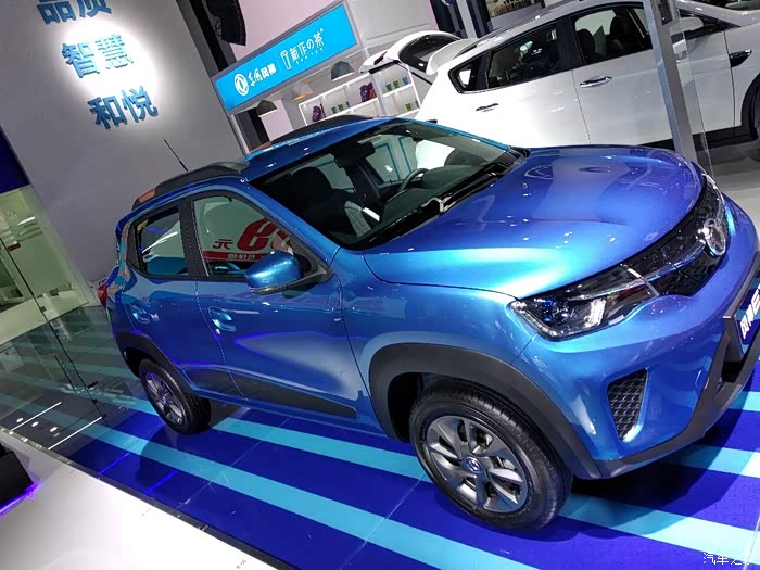 成都车展东风风神ex1
