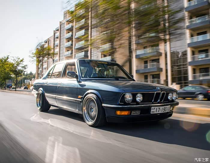 宝马e28 5系,老宝马帅惨了