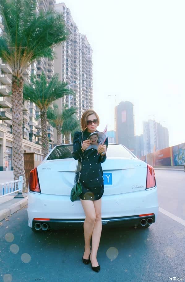 老婆当车模之凯迪拉克ct6