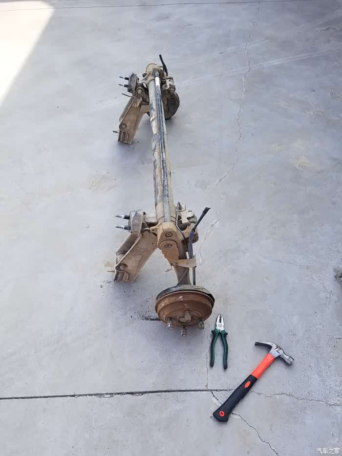 富康的扭力轴,做小拖车比较合适.性价比高