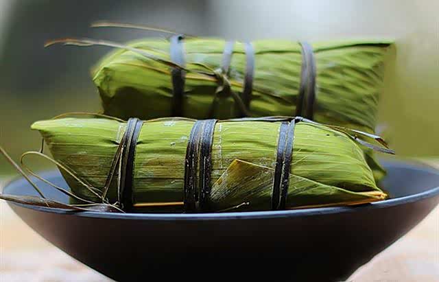 在浙江湖州和广州地区还有一种经典的长条粽也叫枕头粽