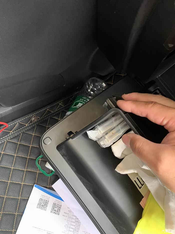 手把手教你换空调滤芯