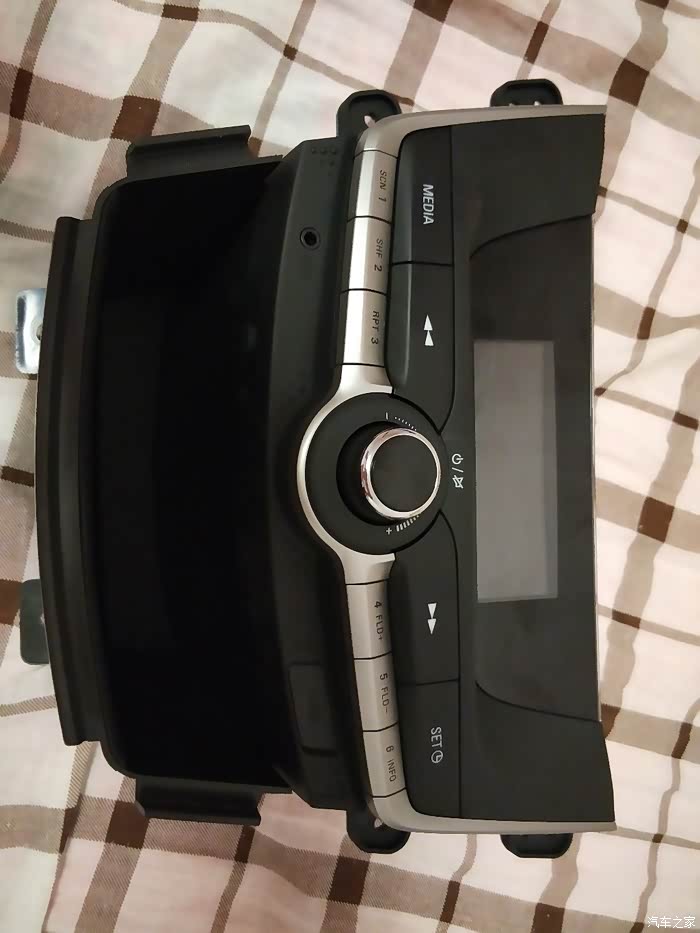 18款赛欧收音机