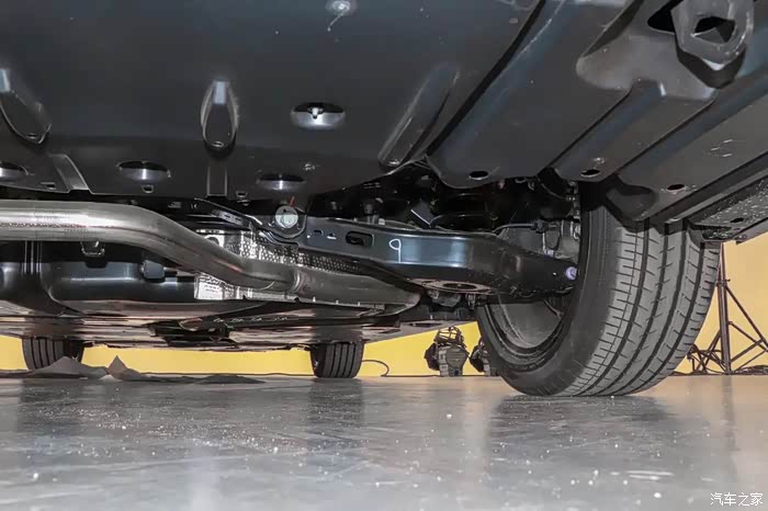 听说21款凯美瑞悬架上减配了