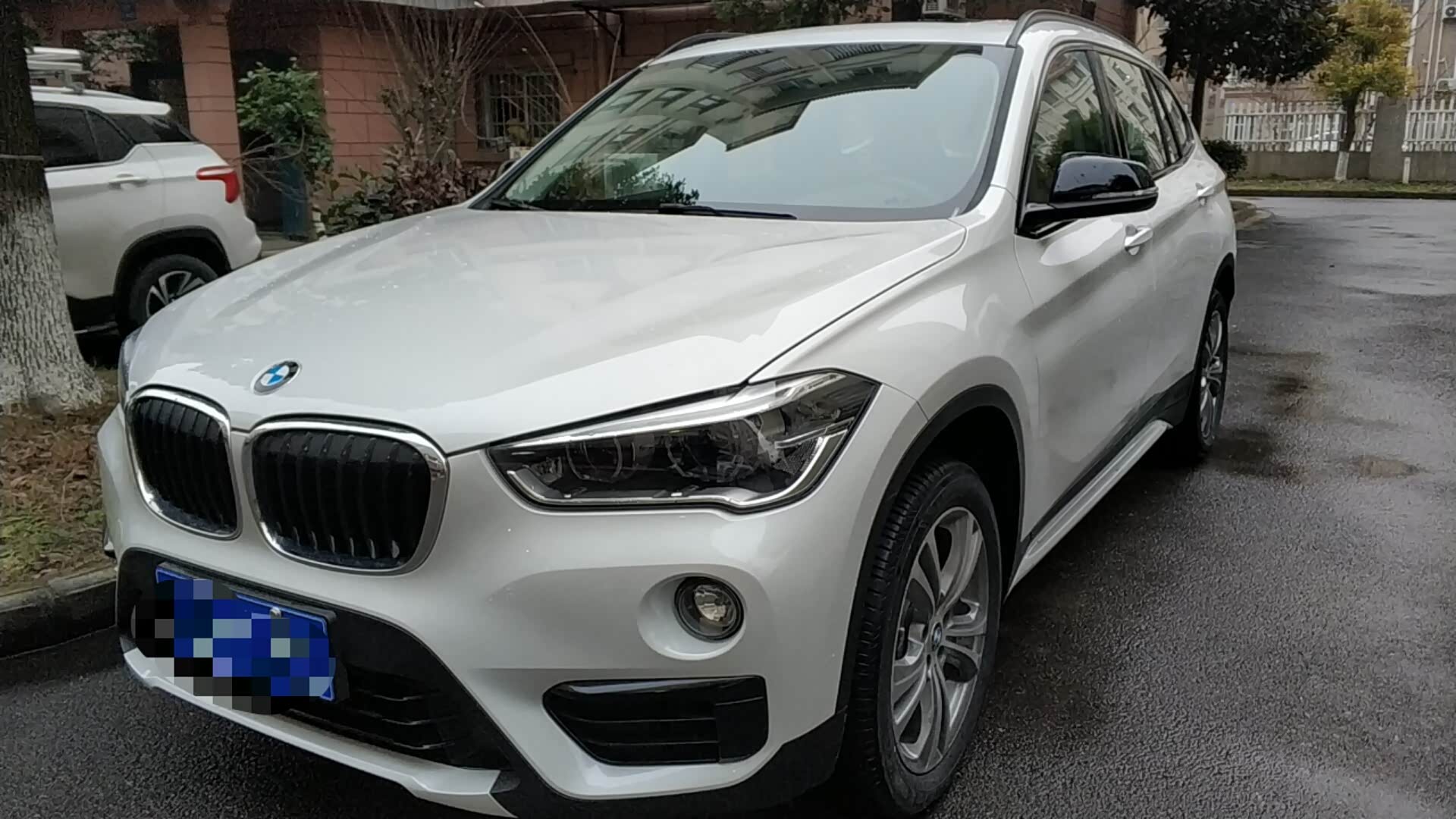 2019款宝马x120li尊享x设计套装和运动套装区别