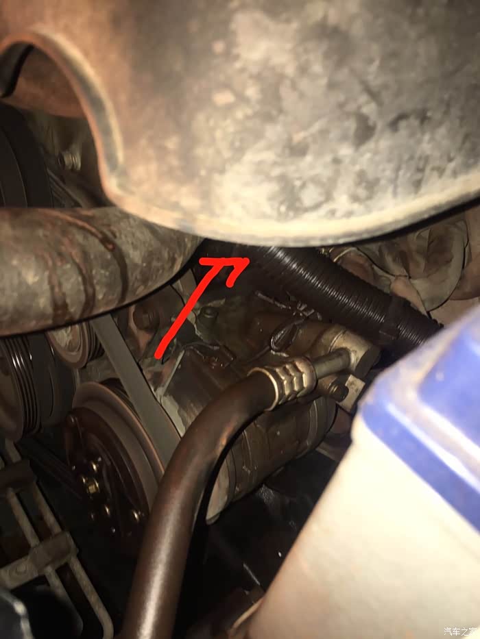 发动机漏水今天发现是水堵坏了一个