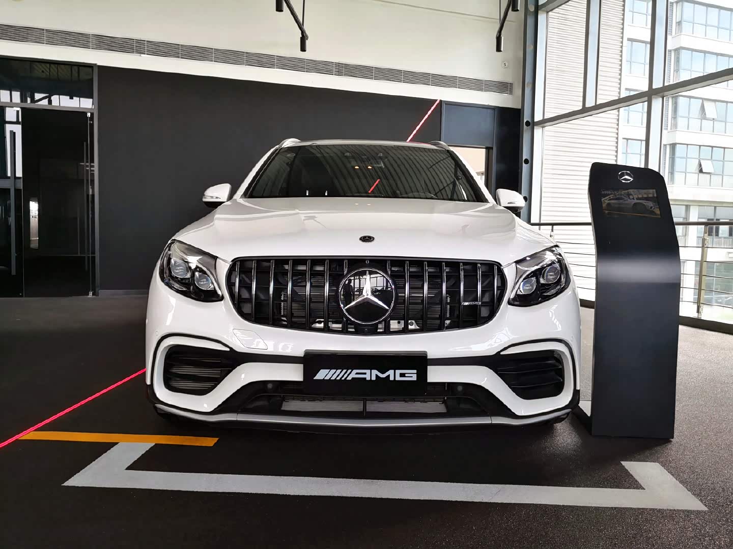 奔驰glc63amg红黑我的爱