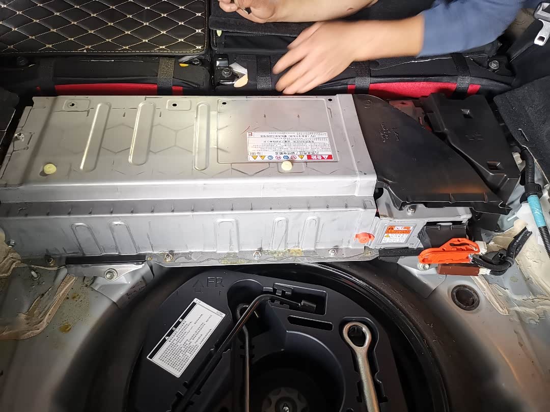 12年ct200换大电池简单图解