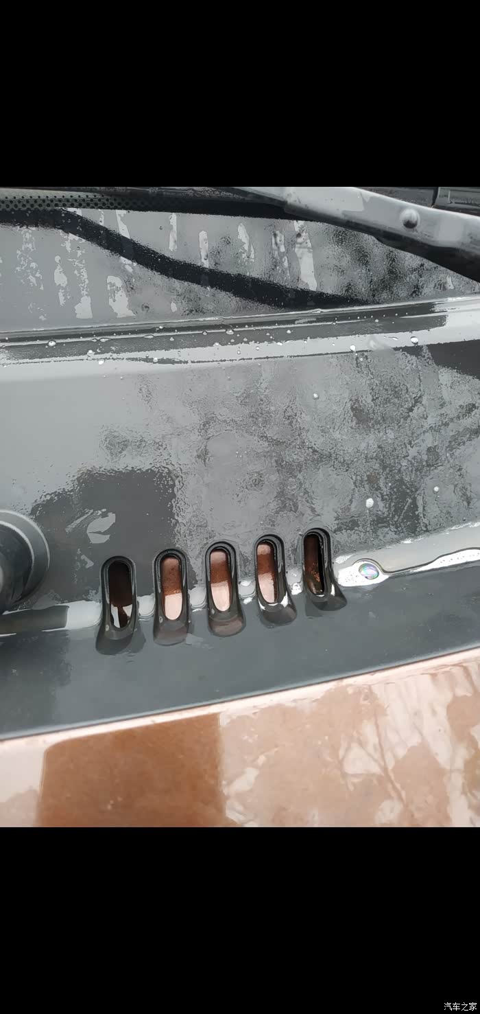 【图】请教大家一下 两个排水口不一样_五菱宏光论坛_汽车之家论坛