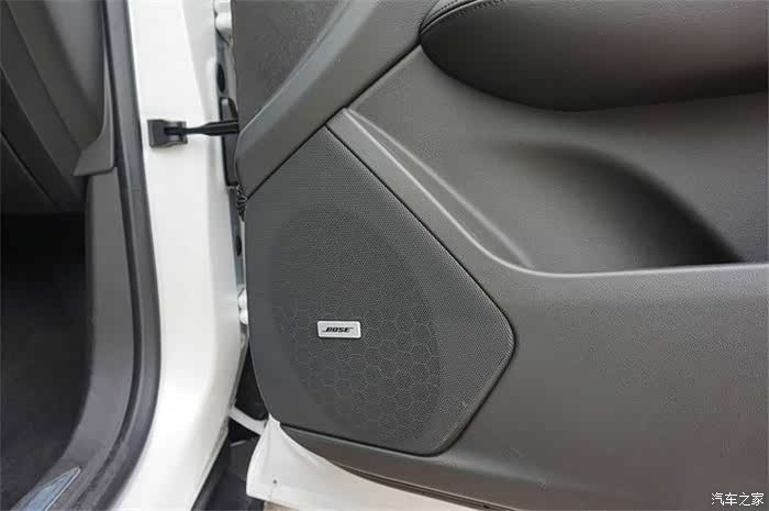 音响采用boss品牌   音质一流