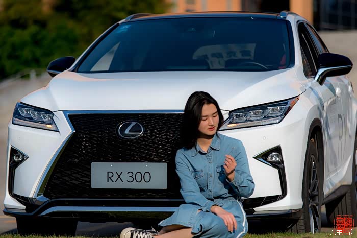 校园踏青之雷克萨斯rx香车美女拍摄花絮