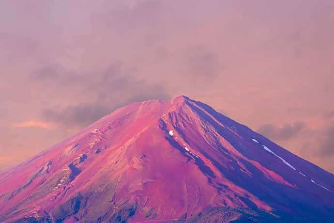 粉色富士山,如梦如幻童话境,江山尽入画.