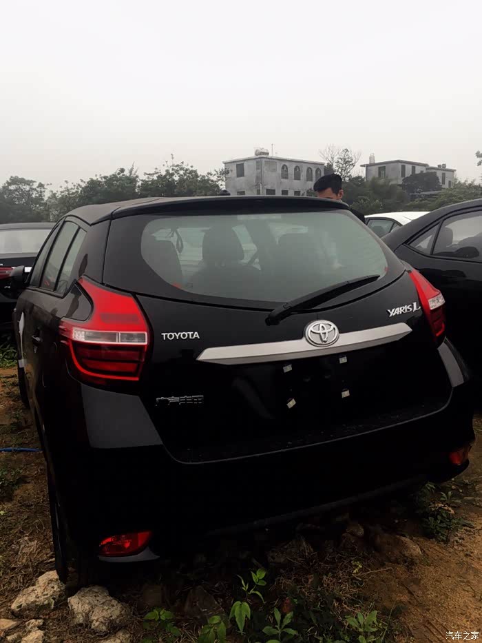 15自魅致炫黑色