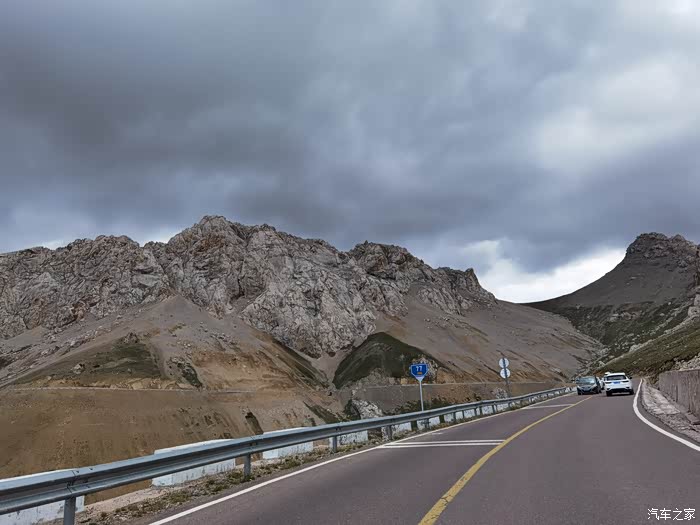 汉ev自驾新疆伊犁打卡伊昭公路最美白石峰不要错过