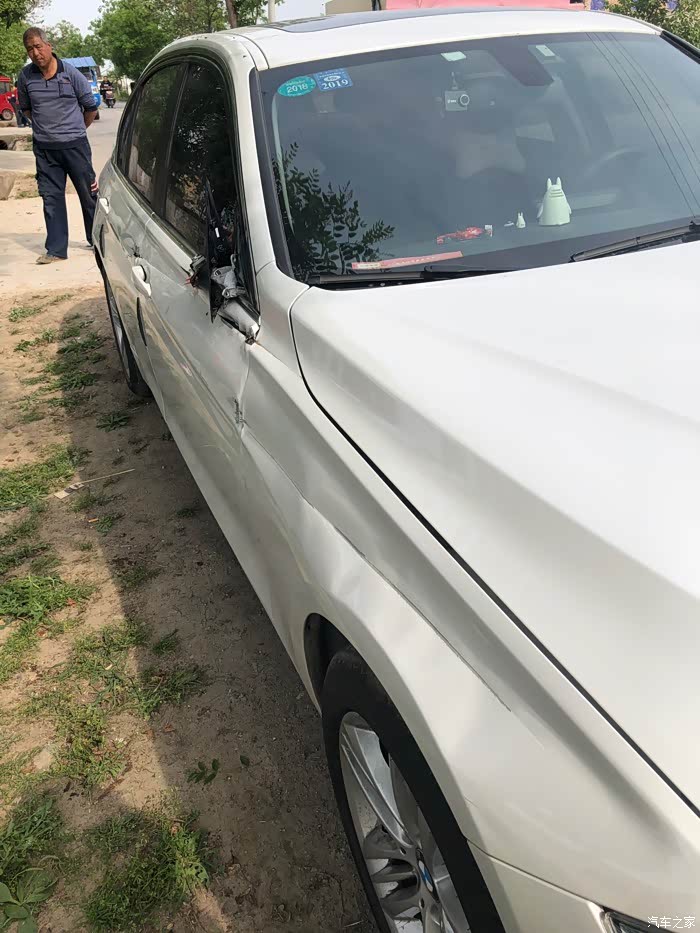 提车半年与坏在路上的农用三轮剐蹭了闹心