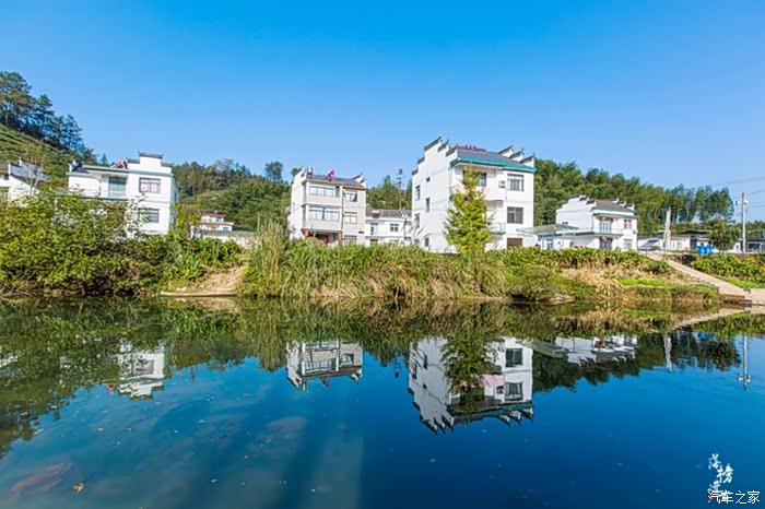 源芳乡地处休宁县的东南方向,东邻白际乡,北依榆村乡,西同东临溪镇