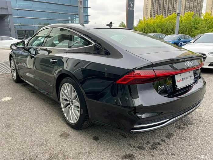 出一台奥迪a72021年臻选型车况精品