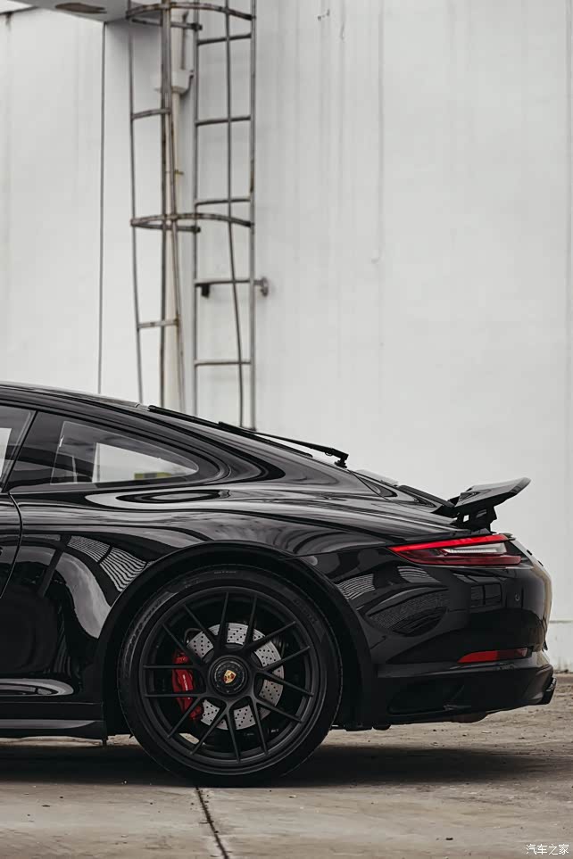保时捷911gts黑武士图量惊人