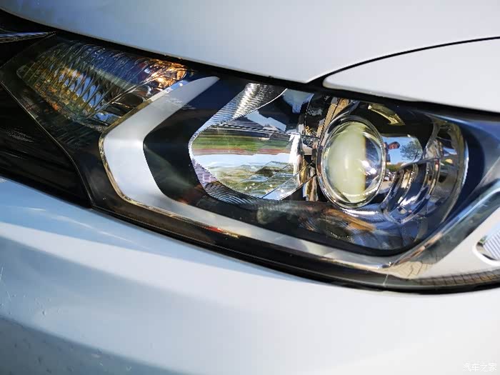 忍了好久终于上了透镜欧司朗大灯安定