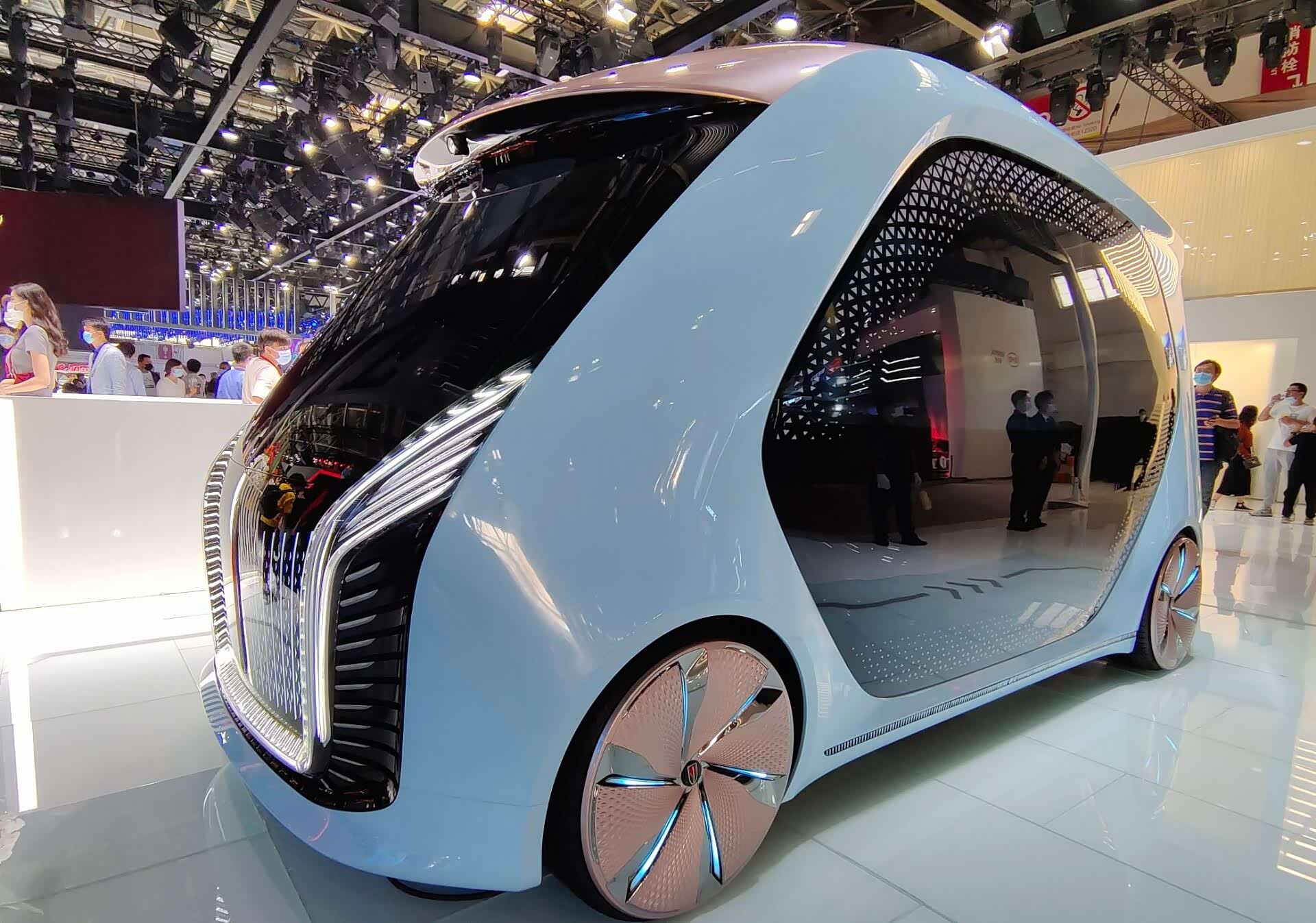 车展红旗展台,无人驾驶概念车亮相,高端轿车,还有霸气的跑车!