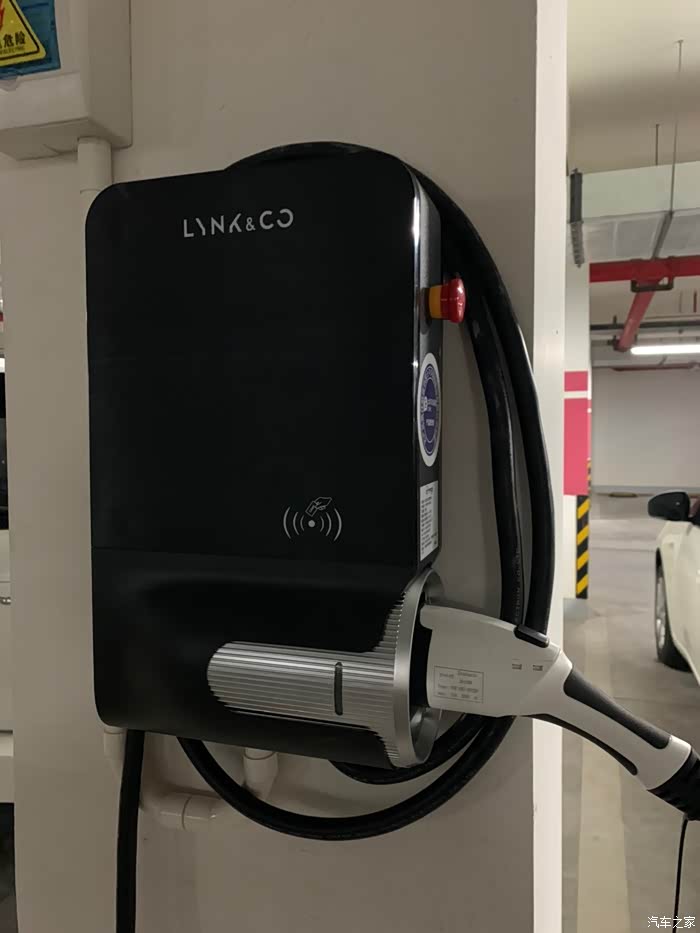 充电桩终于装好了