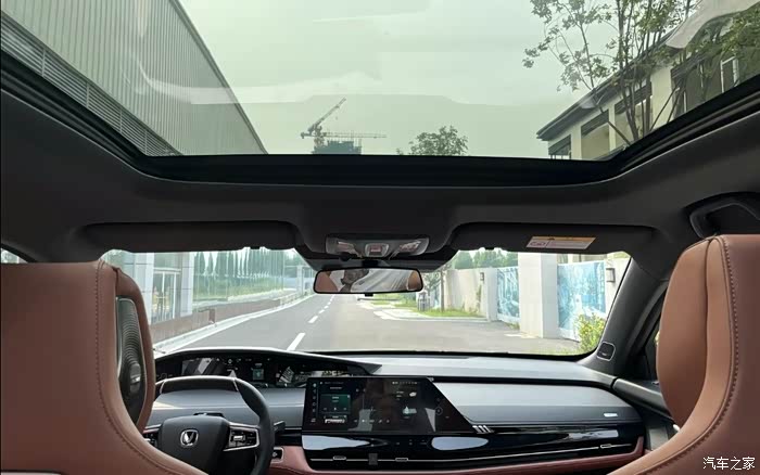 我的偶像更是实力派代表--介绍一下uni-k的内饰独特的外观_长安uni-k