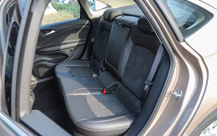 别克英朗细节极其到位