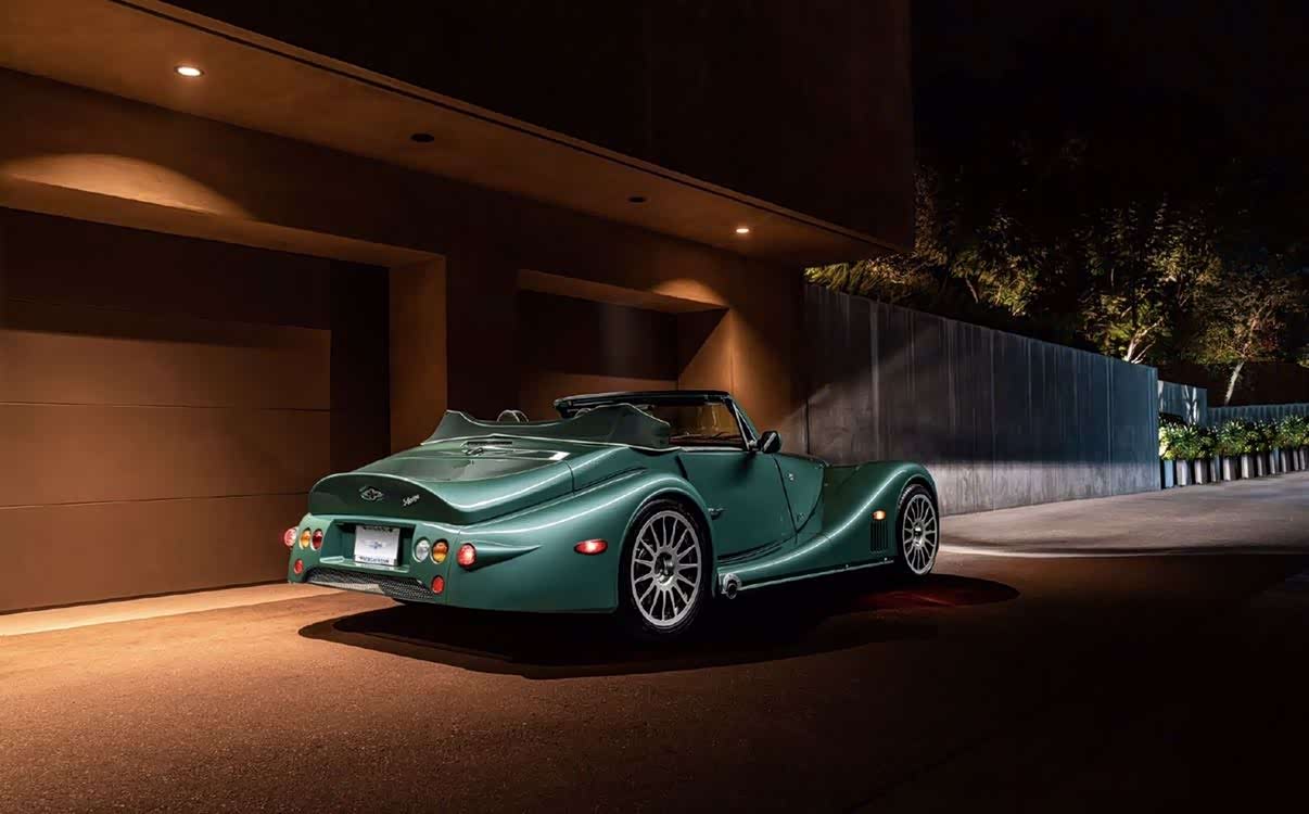 摩根aero8的现代复古线条