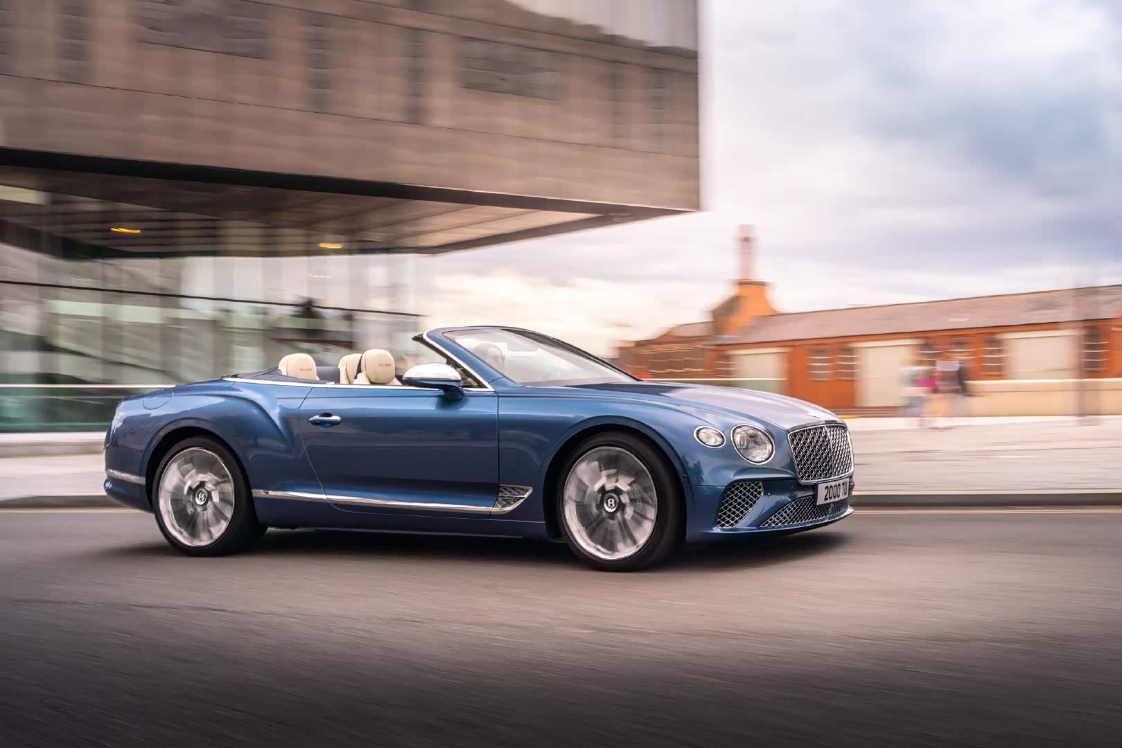 宾利欧陆gtc豪华大气.