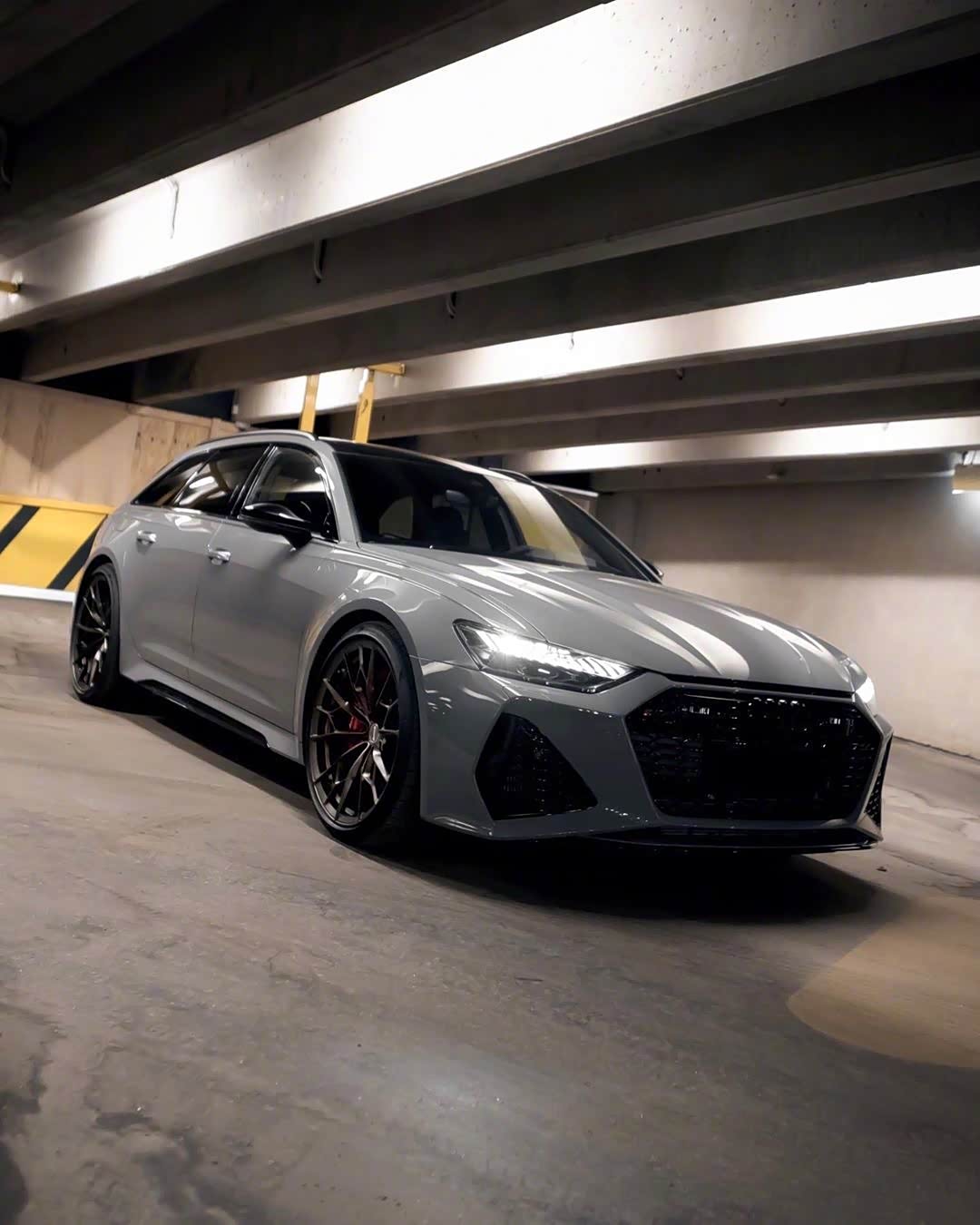 水泥灰奥迪rs6真的是太太太帅了