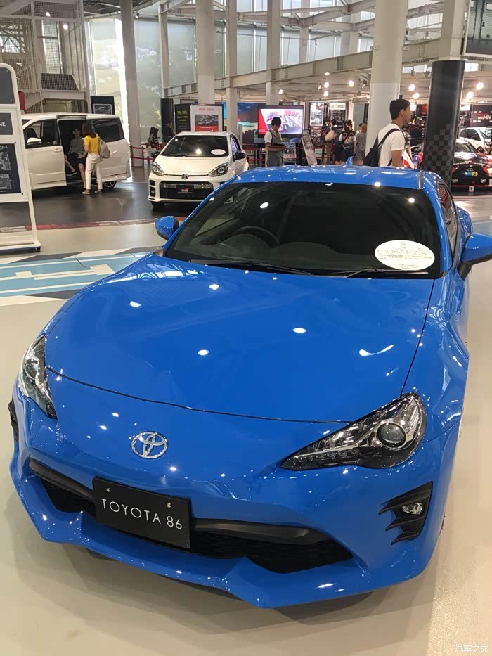 日本丰田汽车馆里的86