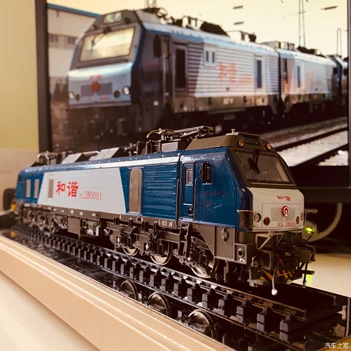 和谐2b型电力机车模型