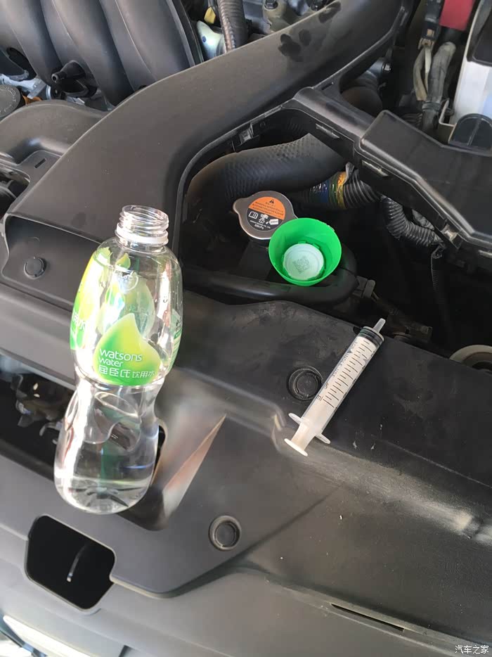 支持油坛给铅酸蓄电池加蒸馏水