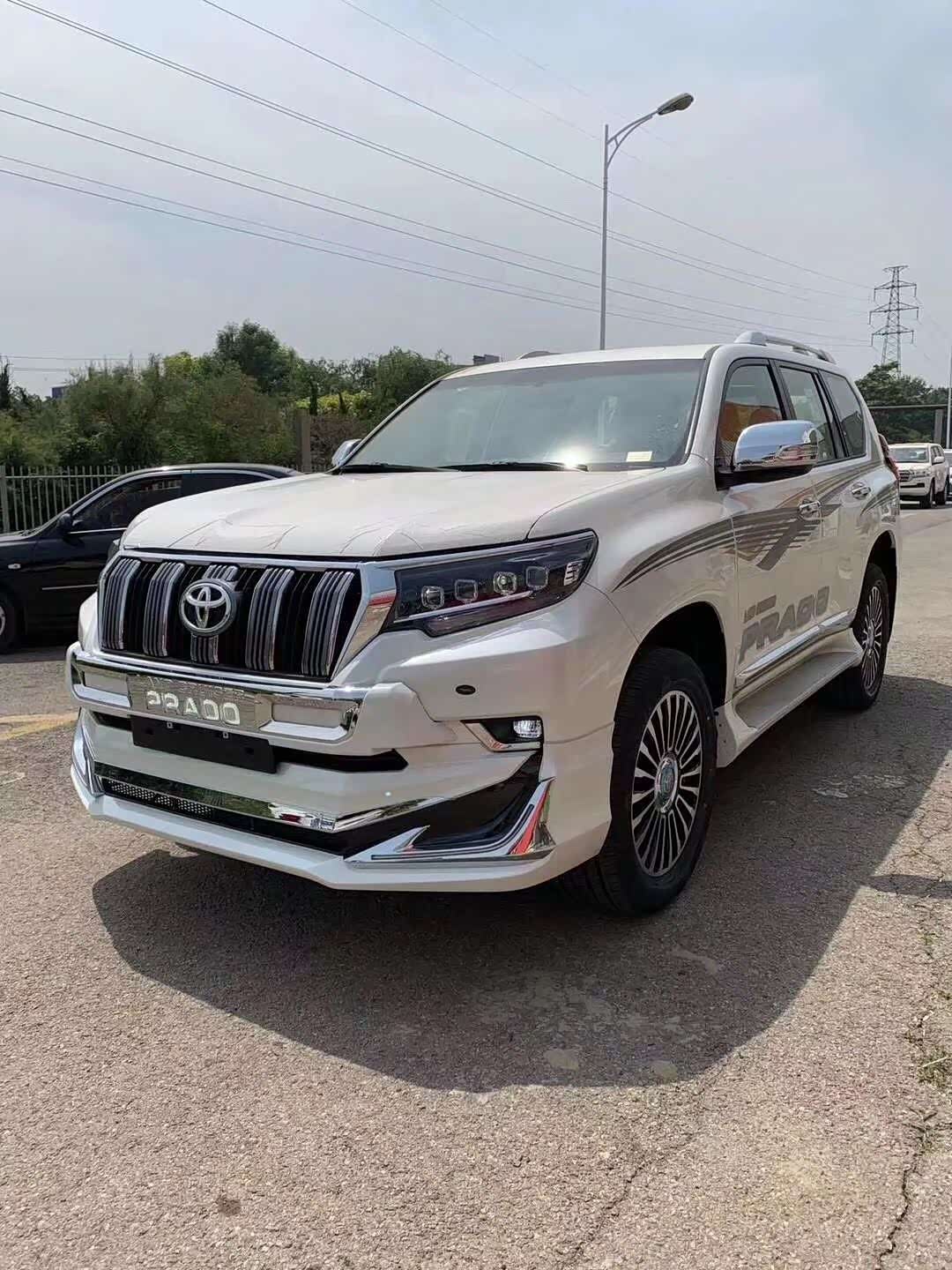 丰田兰德酷路泽我最喜欢的一款霸气suv,加了套件帅得一批呀.