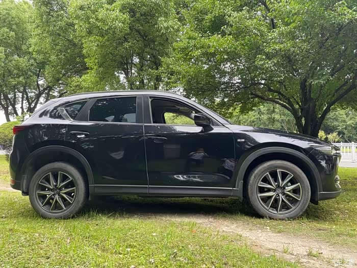 马自达cx5黑色两驱25