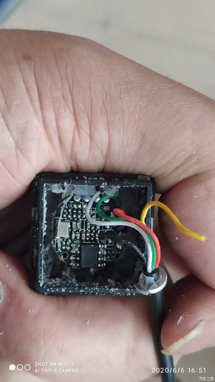 拆解一个ccd倒车摄像头