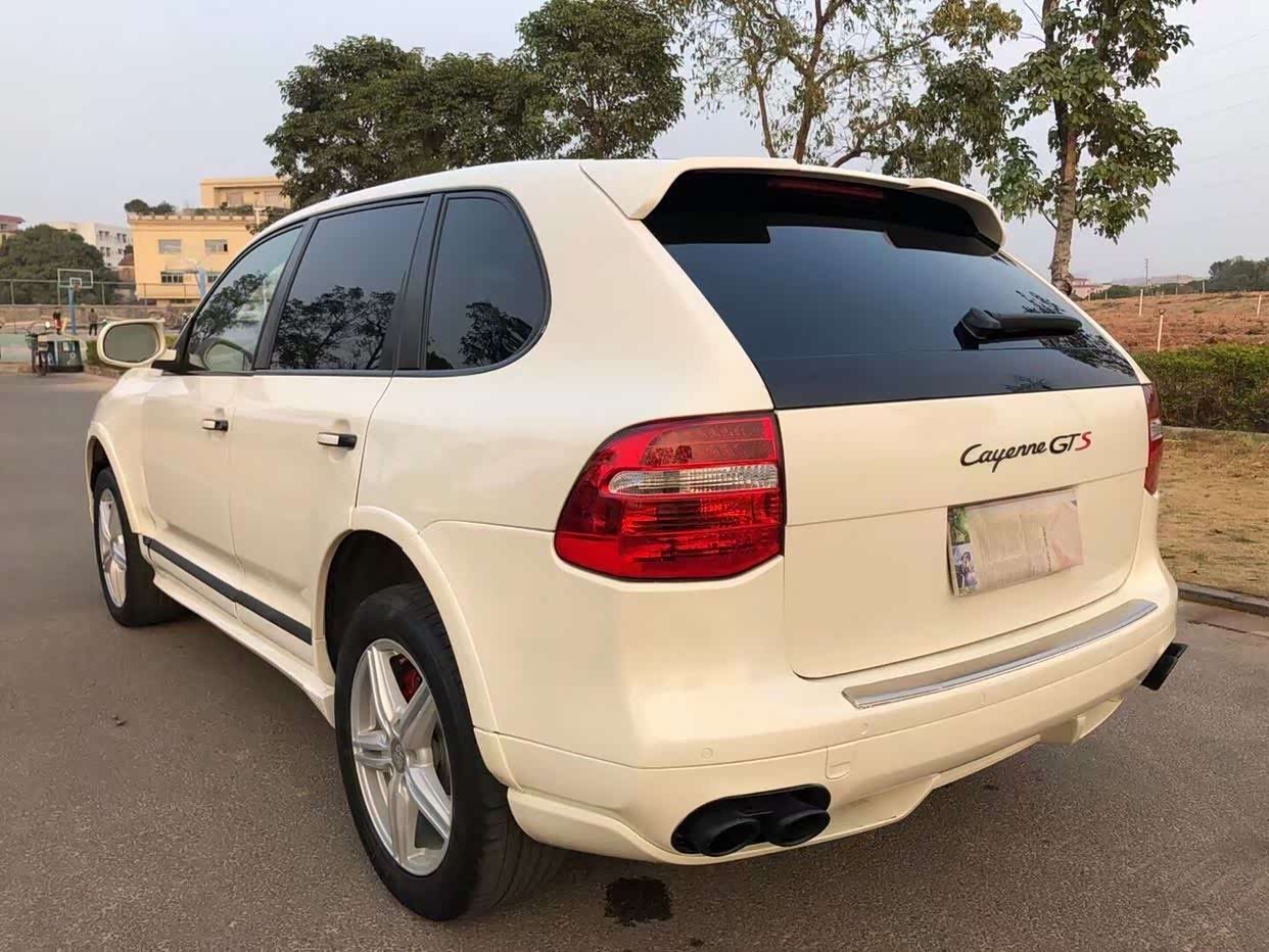 09保时捷卡宴48gts灵活的操控性充满肌肉感