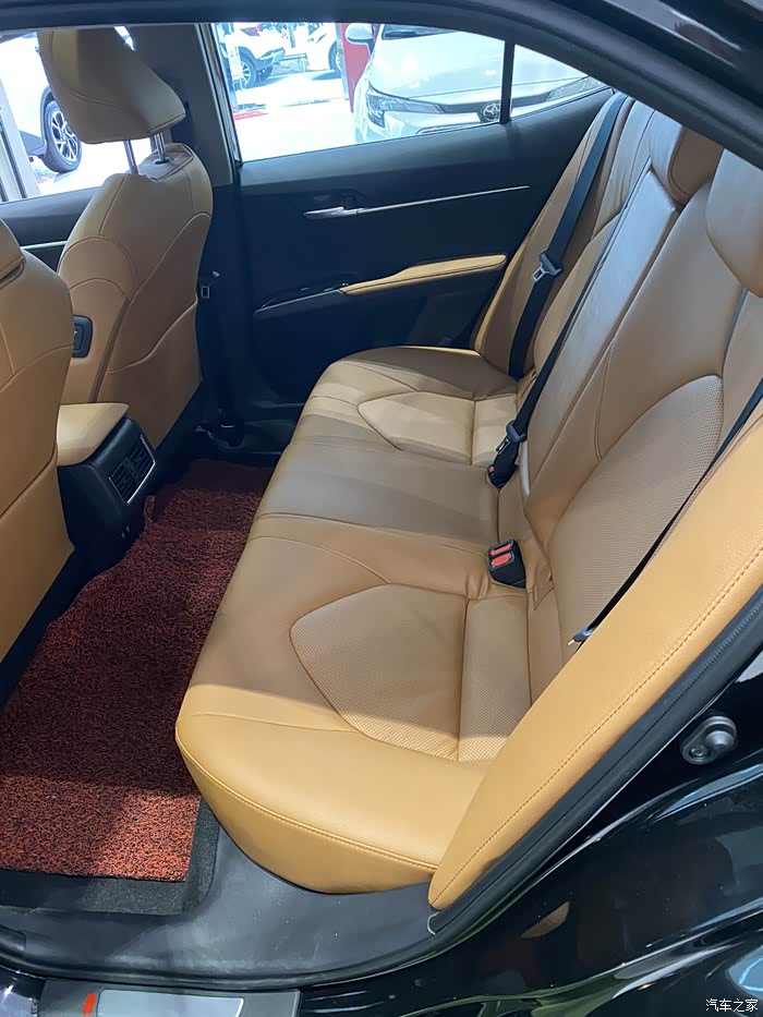 谁能发个21款凯美瑞棕色内饰实拍图