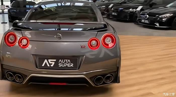 原版日产gtr,实拍,尾部,车厢空间细节